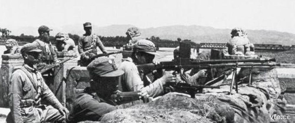 七七事變后，全國(guó)軍民奮起抗戰(zhàn)